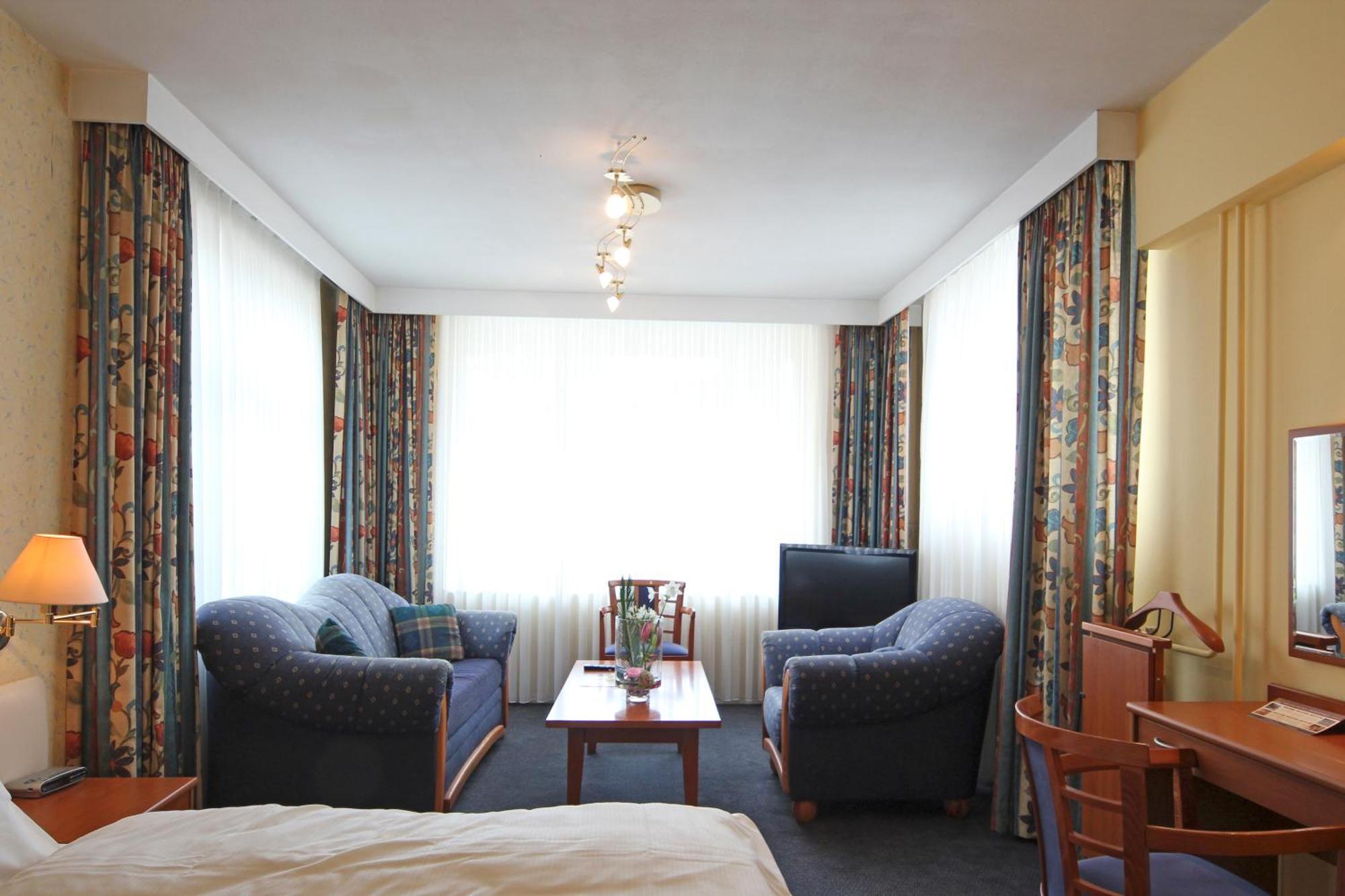Grand Hotel Monopole Valkenburg aan de Geul Rum bild