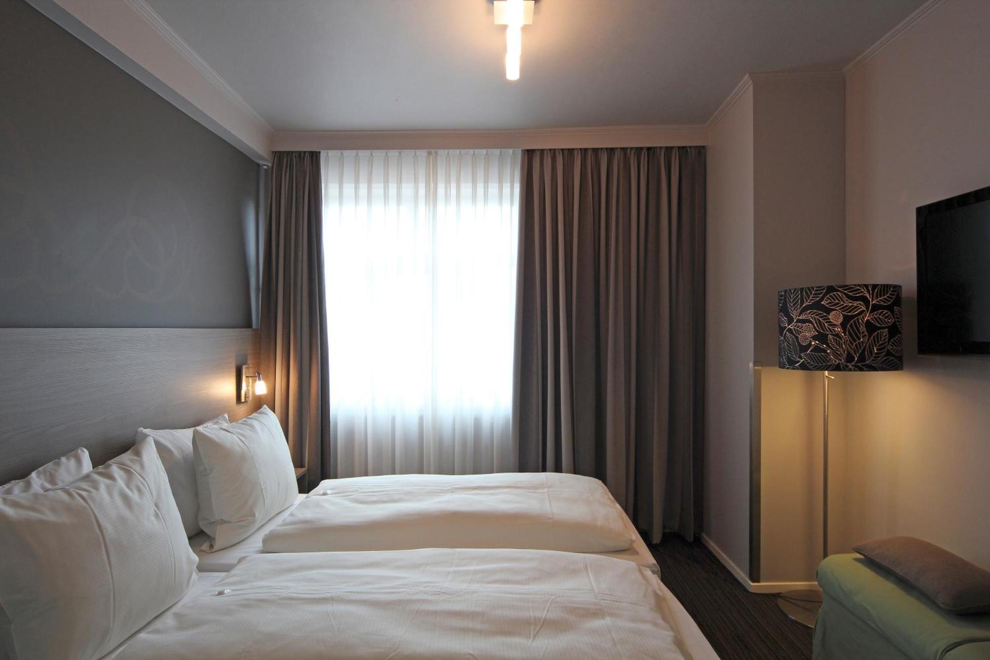 Grand Hotel Monopole Valkenburg aan de Geul Rum bild